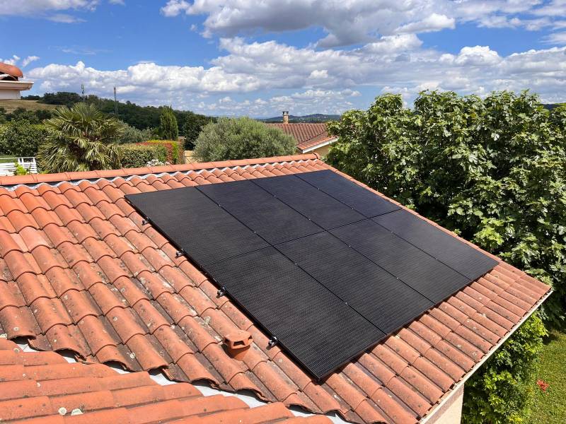 Installation de panneau solaire Sunpower Maxeon 6 AC 375 Wc près de Chaponnay (69)