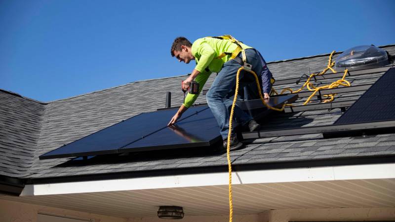 Investir dans des panneaux solaires à Lyon et dans le Rhône